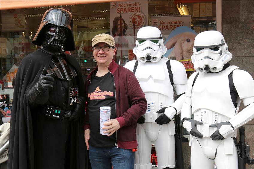 Ein Foto mit Darth Vader und Klonkriegern für den guten Zweck.