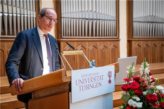 Etwa 200 Gäste verfolgten im Festsaal der Tübinger Uni die Rede von Lucas-Preisträger David Nirenberg. Bild: Carolin Albers