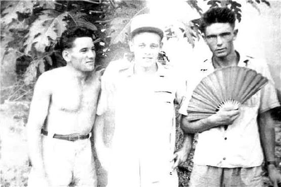 Fremdenlegionär Erich Häsler mit zwei Kameraden in der vietnamesischen Küstenregion Kinh Dài. Privatbild
