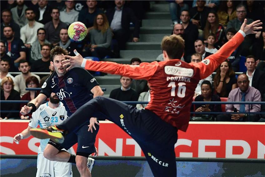 Für Uwe Gensheimer (links, im Trikot seines Klubs Paris St. Germain) wird die Handball-WM in Frankreich zum Heimspiel. Foto: afp