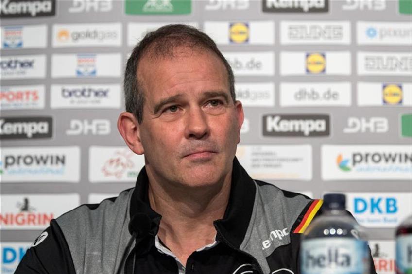 Henk Groener, der Bundestrainer der Handballmannschaft der Frauen. Foto: Sebastian Gollnow/Archiv dpa
