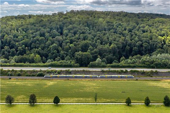 Im Neckartal bei Kirchentellinsfurt soll künftig auch die Regionalstadtbahn verkehren. Bild: Ulrich Metz