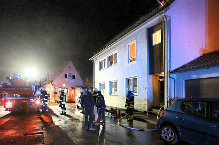 In diesem Haus in der Rottenburger Gartenstraße hat es in der Nacht zum Sonntag gebrannt - Auslöser war wohl eine Kerze.