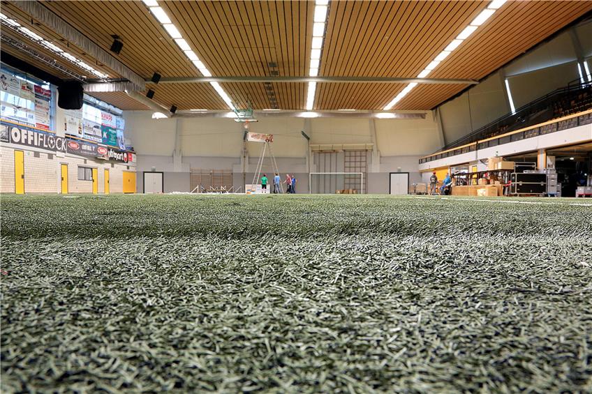 In diesem Jahr richtet der SV Dießen das Horber Stadtteilpokalturnier in der Hohenberghalle aus. Dabei kommt wieder der Kunstrasen zum Einsatz, künftig könnten die FIFA-Futsal-Regeln das jedoch endgültig verhindern. Archivbild: Kuball