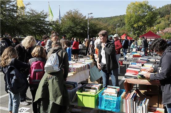 Inspiration suchen, Bücher finden –ungefähr so funktioniert der Horber Büchermarkt traditionell. Bild: Karl-Heinz Kuball