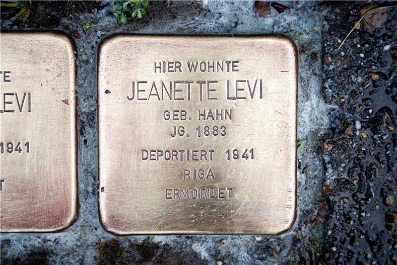 Jeanette und Samuel Levi: Samuel Levi war wie sein Vater Viehhändler in Rexingen...