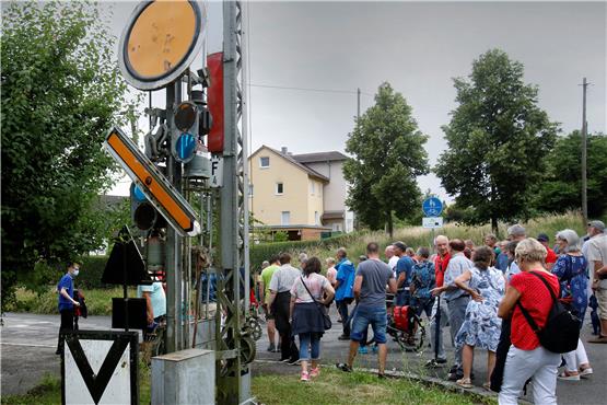 Kann die Trasse des alten Gönninger Bähnles in Ohmenhausen für die Regionalstadtbahn genutzt werden? Die Nachbarn sind skeptisch. Bild: Horst Haas