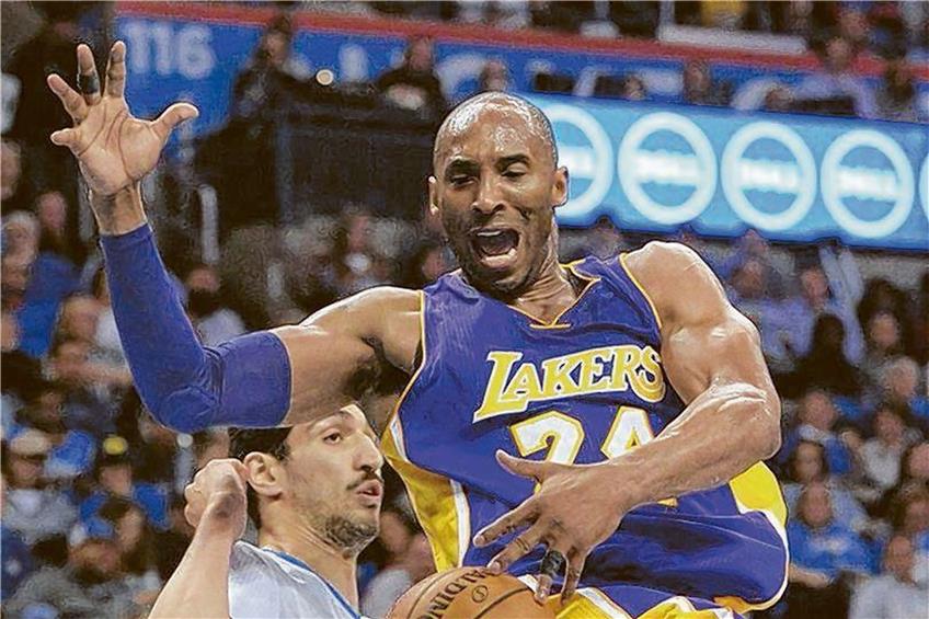 Kein Gegner spielte gerne gegen Kobe Bryant (rechts), der Superstar der Los Angeles Lakers läuft ein letztes Mal in der NBA auf. Foto: dpa