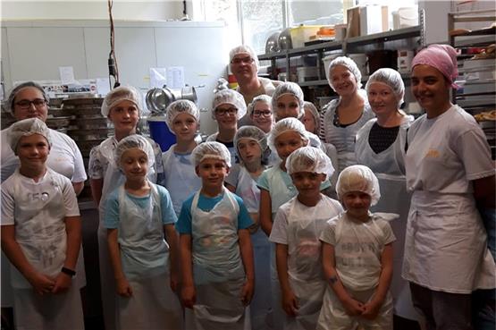 Kinder erkundeten das Bäckerhandwerk in der Horber Bäckerei Saur.