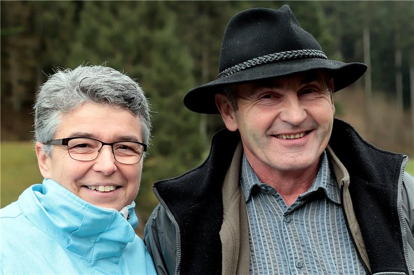 Kornelia und Ernst Pfeffer können lächeln, obwohl sie sich zurückziehen. Aber sie glauben, die perfekten Nachfolger gefunden zu haben.