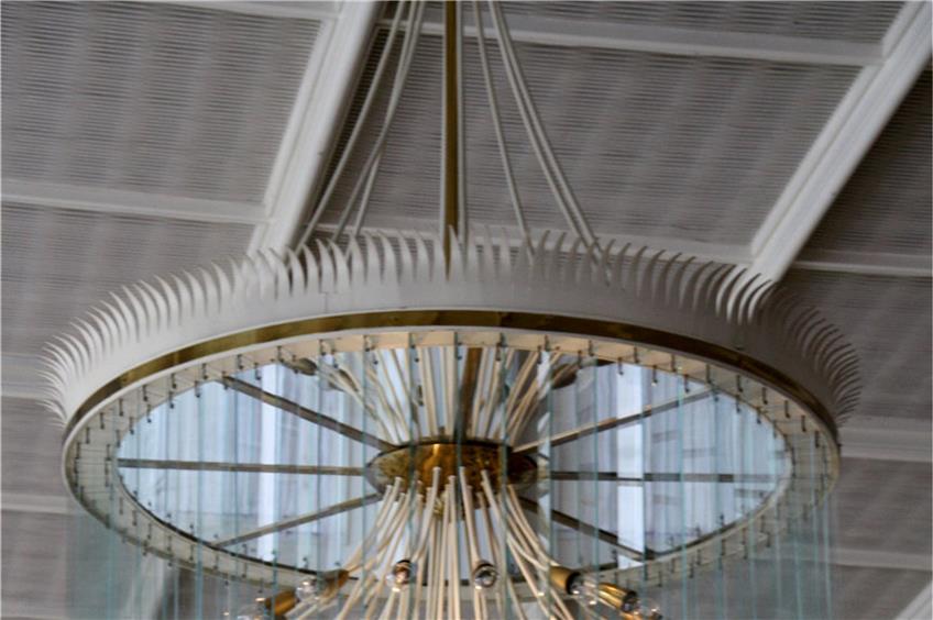 Mächtige Lampen in verschiedener Machart zieren Kursaal und Kurhaus. Städtebauer Ludwig Schweizer und seine Kollegen haben die meisten davon selbst entworfen.