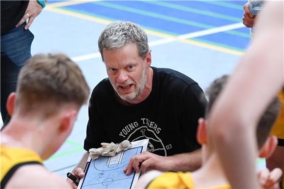 „Man sagt ja im Basketball, im Winter werden Teams gemacht, im Sommer Spieler“: Eric Detlev, Sportdirektor und Jugendtrainer bei den Tigers Tübingen. Bild: Ulmer