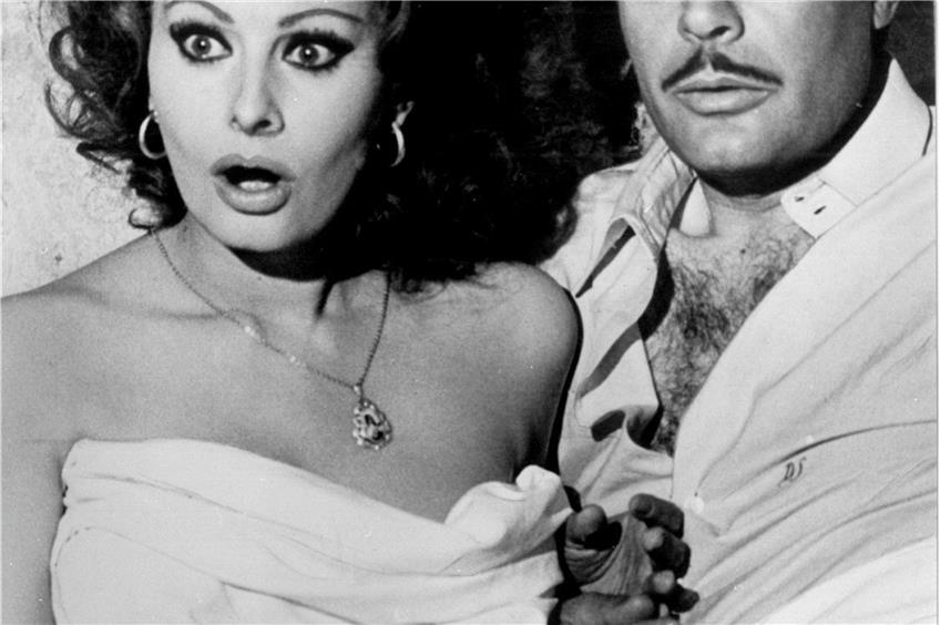 Marcello Mastroianni und Sophia Loren in einer Szene des Films "Hochzeit auf italienisch" im Jahr 1965. Foto: picture-alliance/dpa
