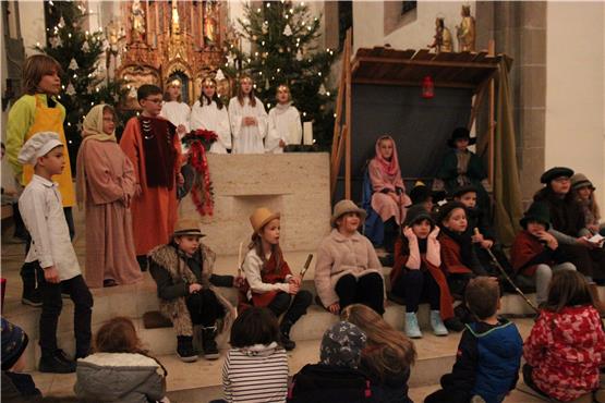 Mit Kindern war das Krippenspiel in der Sankt Stephanus Kirche in Eutingen gut besetzt. Bild: Alexandra Feinler