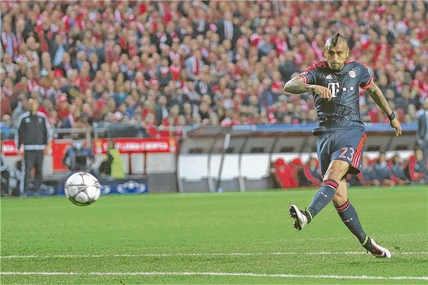 Mit diesem krachenden Linkschuss aus 17 Metern erzielte Arturo Vidal in der 38. Minute den Treffer zum 1:1. Foto: Getty