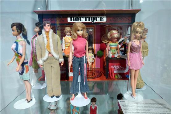 Mit feschen Jeans startete Barbie in den 60-ern. Bild: Hannah Möller