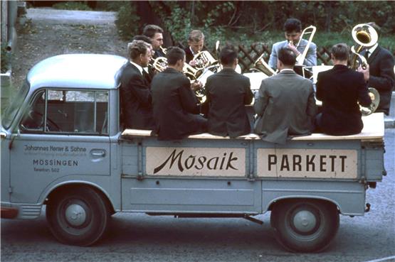 Musizieren mal anders: Das Bild oben zeigt den Posaunenchor des CVJM im Jahr 1962. Bilder: CVJM Mössingen