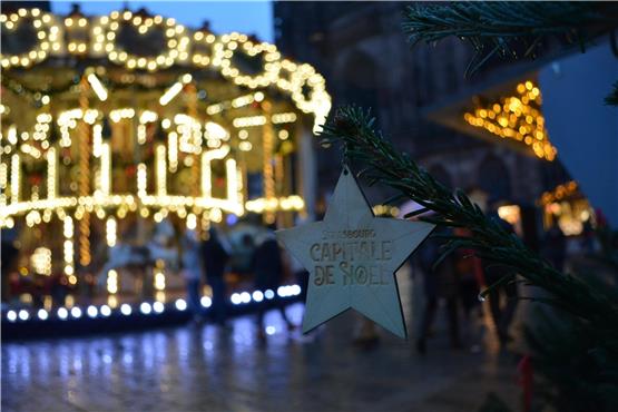 Seit 1570 gibt es einen Weihnachtsmarkt in der französischen Grenzstadt. Auch deswegen ihr Spitzname: Weihnachtshauptstadt.