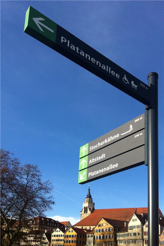 Seit Dezember 2016 erleichtern Schilder Touristen die Orientierung in Tübingen. Archivbild: Metz
