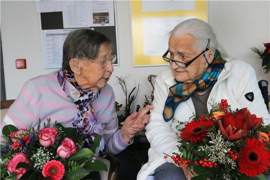Sie sind 100 Jahre alt geworden: Dorothea Trutt (links) und Maria Votteler. Bild: Manfred Hantke