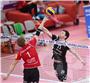 Tsimafei Zhukouski (re, Berlin Recycling Volleys) gegen Dirk Mehlberg  (li, TV R...