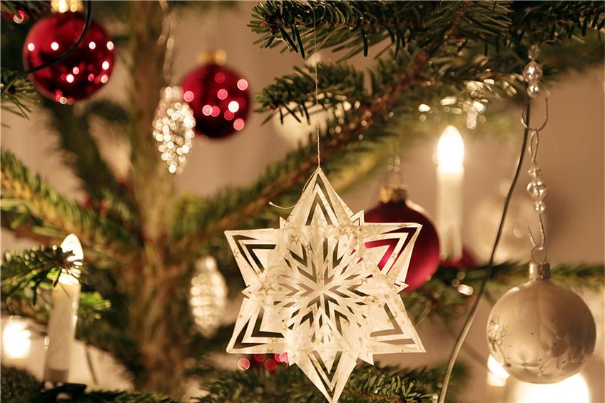 Unterm Christbaum lagen in diesem Jahr etliche Geschenke und die Horber Händler sind mit dem Weihnachtsgeschäft zufrieden. Bild: Kuball