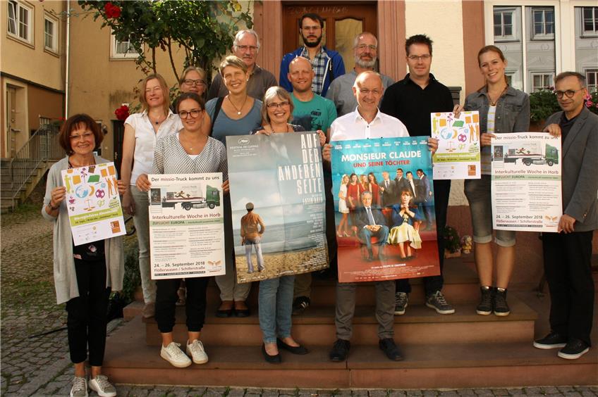 Vertreter von Kirche, Diözese, Schule, Stadt und Landkreis freuen sich auf die Interkulturelle Woche in Horb. Bild: Kammerer