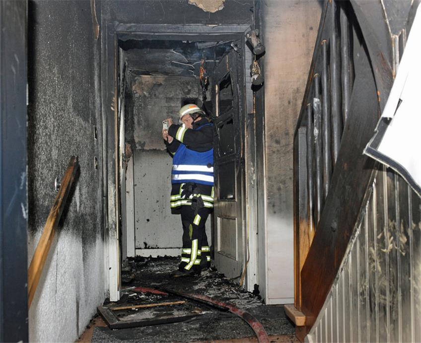 Völlig zerstört wurde die Erdegeschosswohnung beim Brand in der Weststadt am frühen Freitagabend.