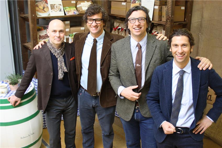 Von links: Stefan Maxeiner, Geschäftsführer der „Speisekammer“ in Horb; die drei Brüder Antonio, Gianni und Bandino Lo Franco, die in der Toskana die eigentliche Fattoria La Vialla betreiben.