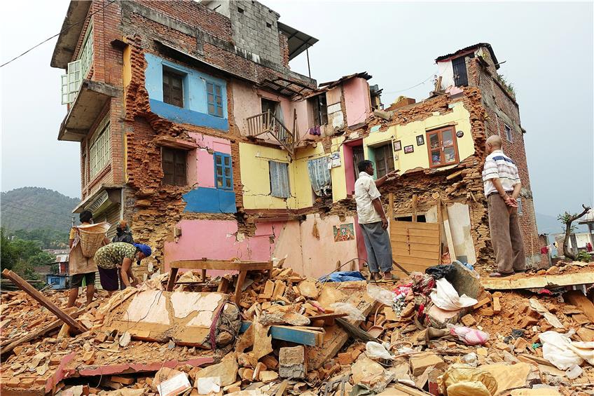 Vor einem Jahr zerstörte ein Erdbeben große Teile von Nepal. Der Wiederaufbau wird noch Jahre andauern.Bild: Baumann